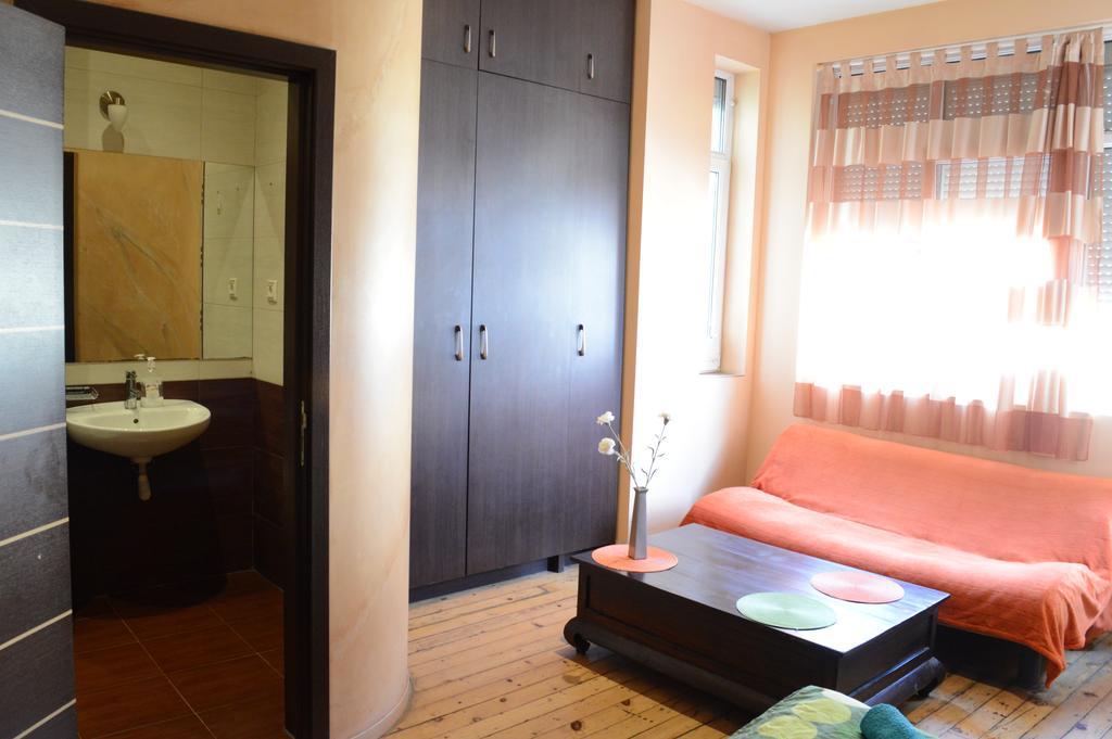 Elegance On A Budget - Rooms For Rent In Sofia Center Eksteriør bilde