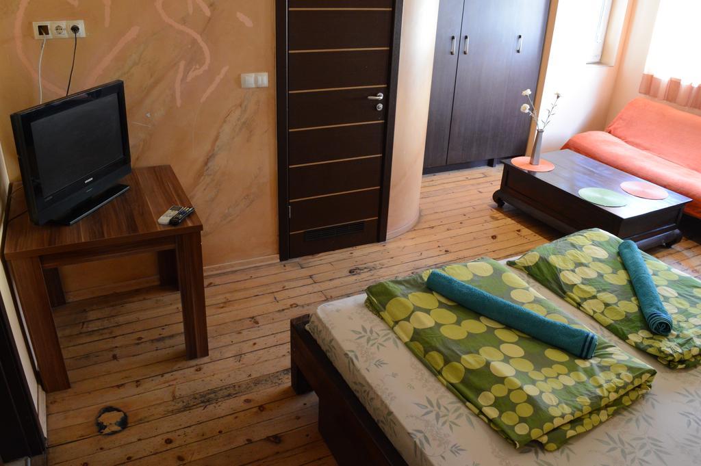 Elegance On A Budget - Rooms For Rent In Sofia Center Eksteriør bilde