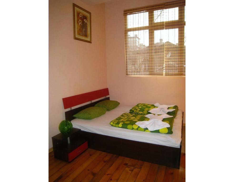 Elegance On A Budget - Rooms For Rent In Sofia Center Eksteriør bilde